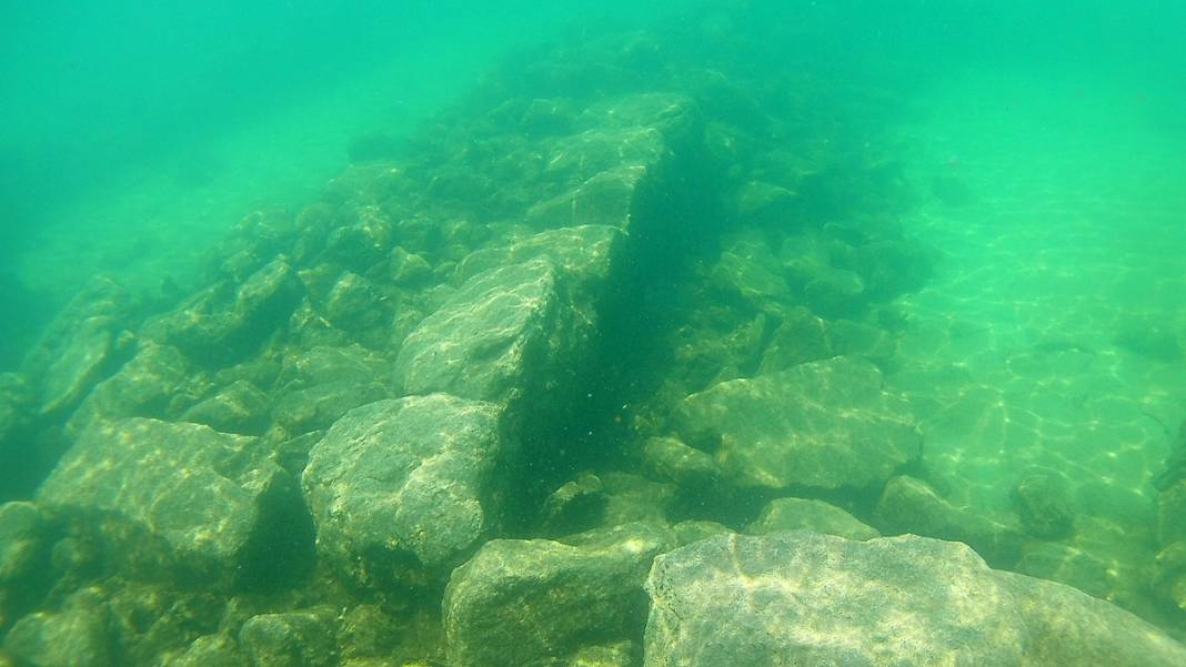 'Nuh tufanı burada oldu' Van Gölü'nde çözülmeyi bekleyen yeni gizem 20