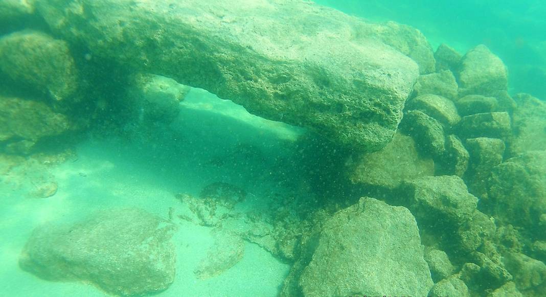 'Nuh tufanı burada oldu' Van Gölü'nde çözülmeyi bekleyen yeni gizem 18