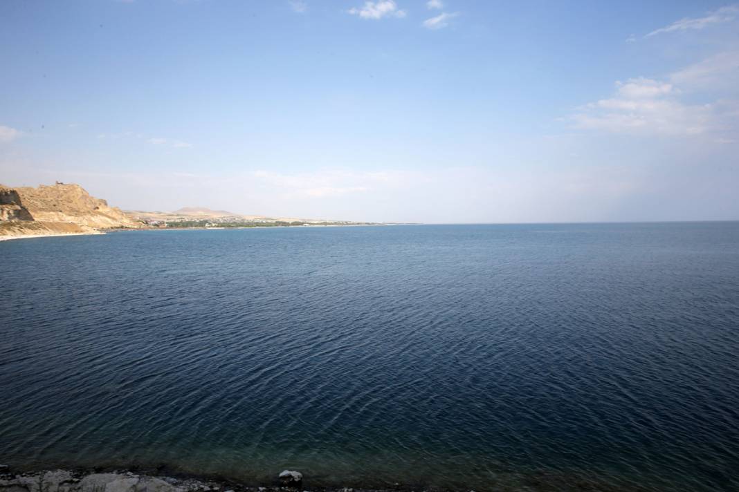 'Nuh tufanı burada oldu' Van Gölü'nde çözülmeyi bekleyen yeni gizem 14