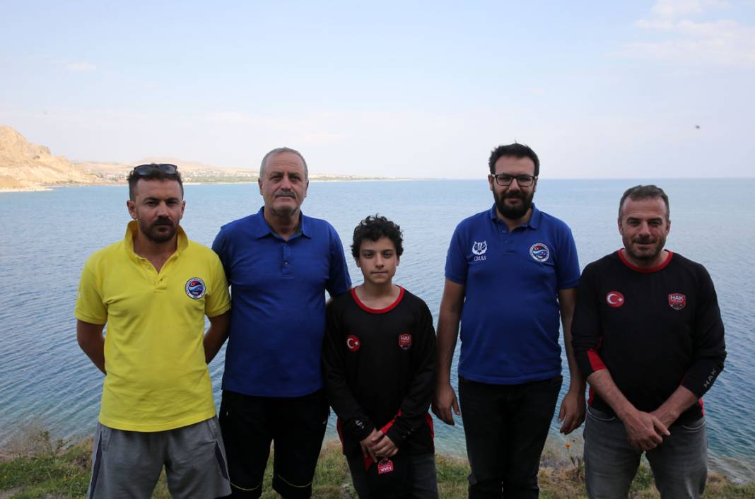 'Nuh tufanı burada oldu' Van Gölü'nde çözülmeyi bekleyen yeni gizem 13