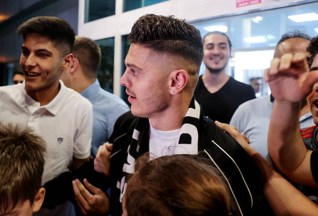 Milot Rashica, Beşiktaş için İstanbul'da 6
