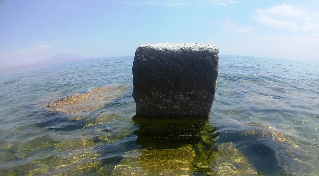 'Nuh tufanı burada oldu' Van Gölü'nde çözülmeyi bekleyen yeni gizem 10