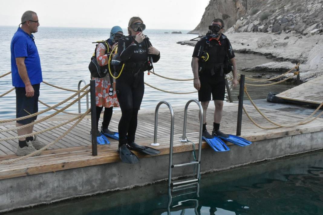 'Nuh tufanı burada oldu' Van Gölü'nde çözülmeyi bekleyen yeni gizem 2