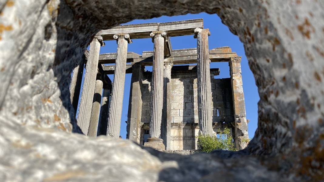 Kütahya'da 2 bin yıllık makyaj malzemeleri bulundu 2