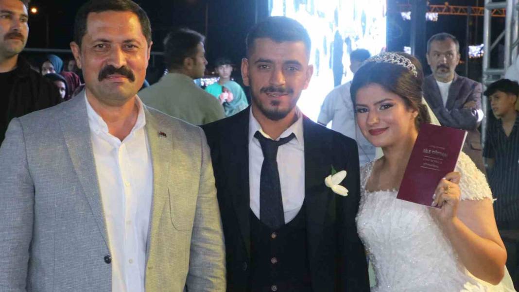 Depremzedelere toplu düğün töreni: 100 çift birden dünyaevine girdi 10