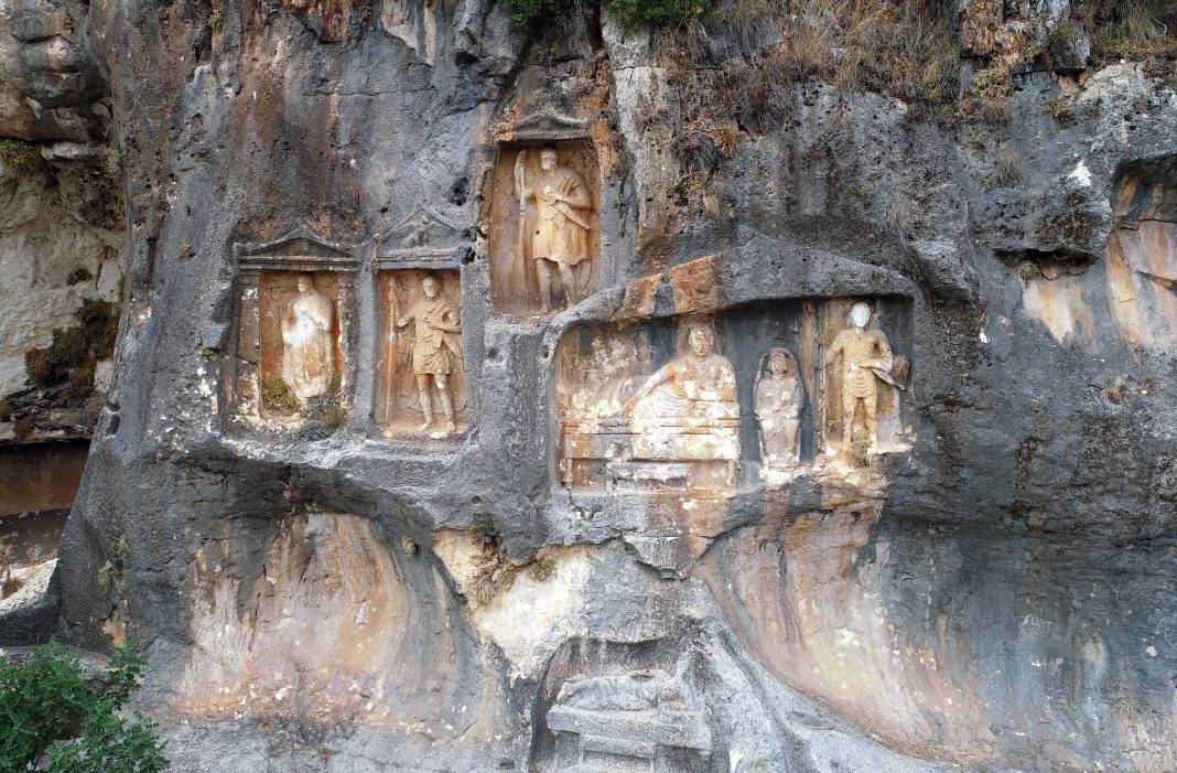 Definecilerin talanına uğrayan saklı hazine: Adamkayalar yok olma tehlikesiyle karşı karşıya 1