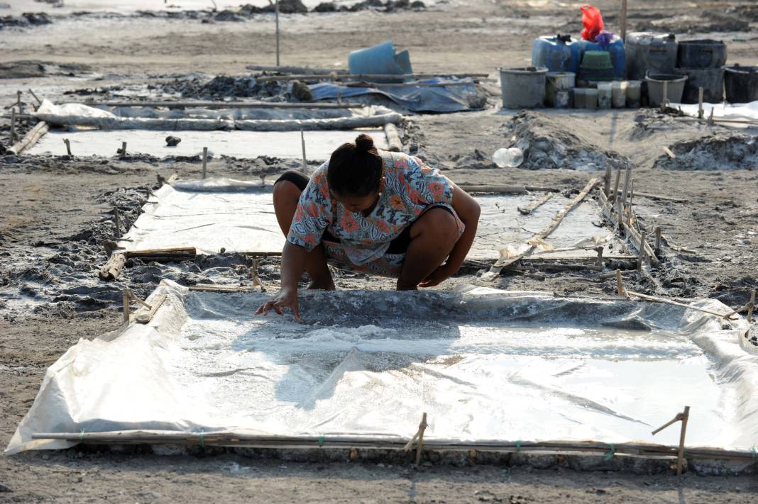 Endonezya'nın çamur volkanları: Her 2 dakikada bir patlıyor! 9