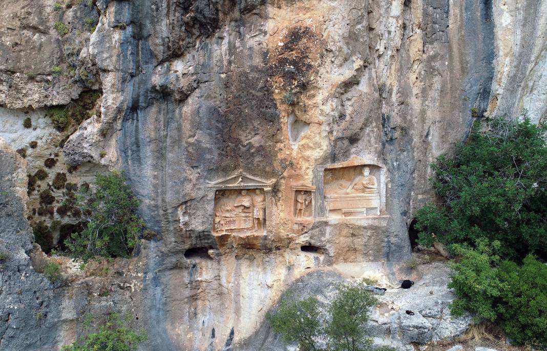 Definecilerin talanına uğrayan saklı hazine: Adamkayalar yok olma tehlikesiyle karşı karşıya 6
