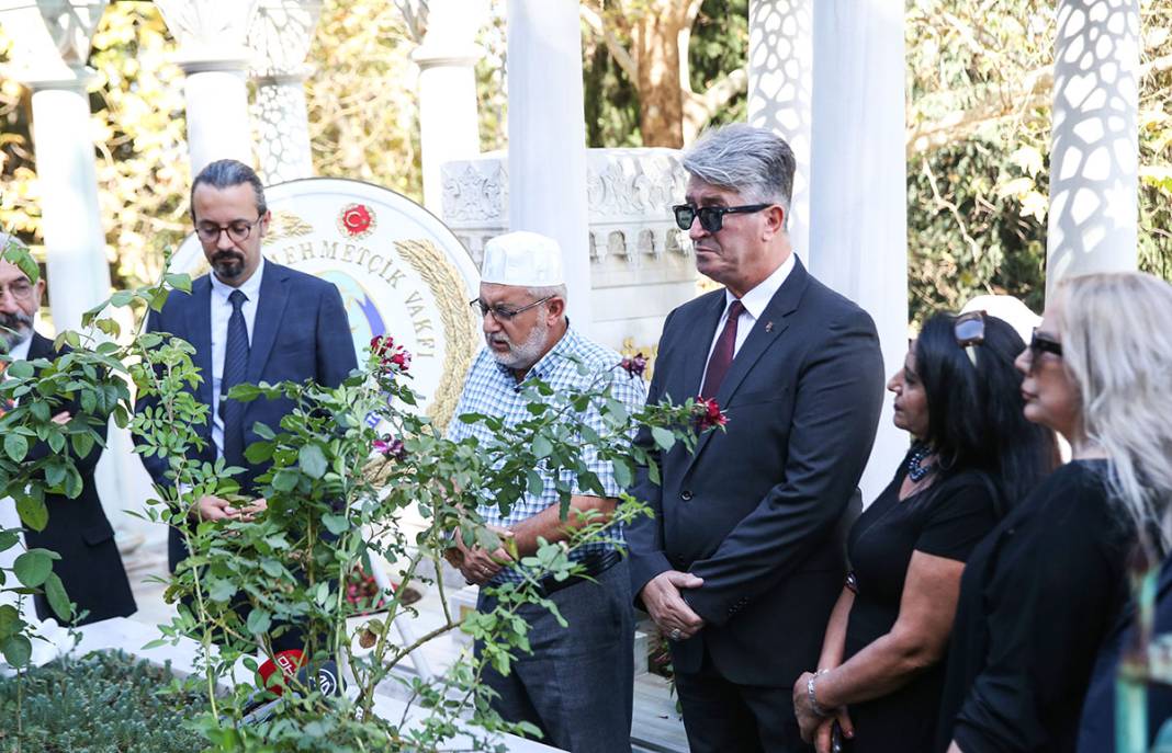 'Sanat Güneşi' vefatının yıldönümünde mezarında anıldı 7