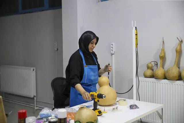 Çocuklarından dolayı çalışamıyordu! İnternetten bulduğu o fikirle paraya para demiyor: Her yerden sipariş yağıyor 7