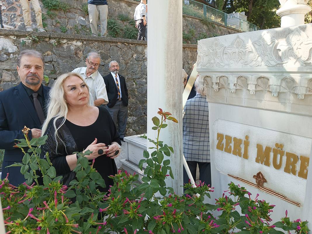 'Sanat Güneşi' vefatının yıldönümünde mezarında anıldı 3