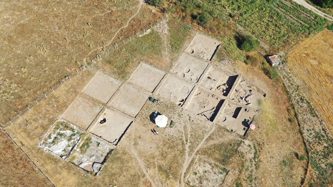 Türkiye'de ilk ve tek! Arkeoloji dünyasını heyecanlandıran 3 bin 700 yıllık keşif 11