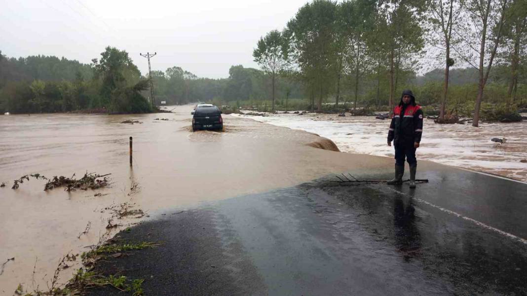 Kırklareli'de sel faciası: İki kişinin cansız bedenine ulaşıldı 32