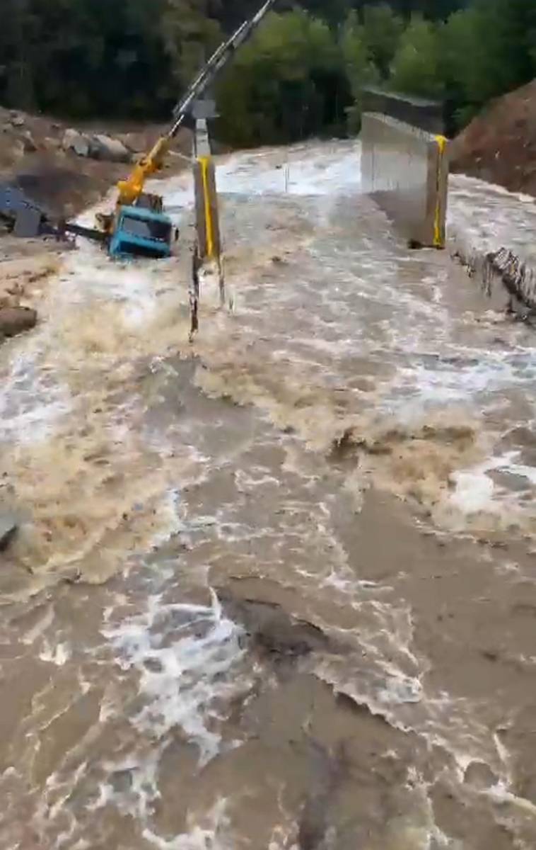 Kırklareli'de sel faciası: İki kişinin cansız bedenine ulaşıldı 25