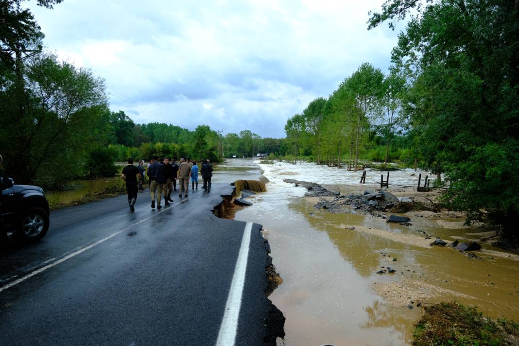 Kırklareli'de sel faciası: İki kişinin cansız bedenine ulaşıldı 6
