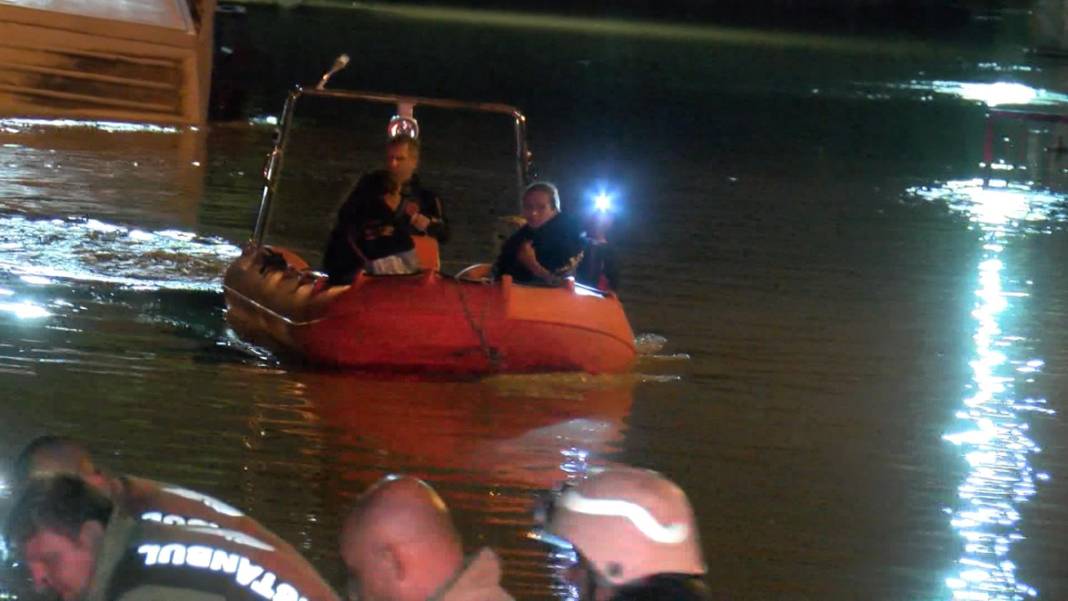 İstanbul'u sel vurdu: Felaketin boyutu gün ağarınca ortaya çıktı 21