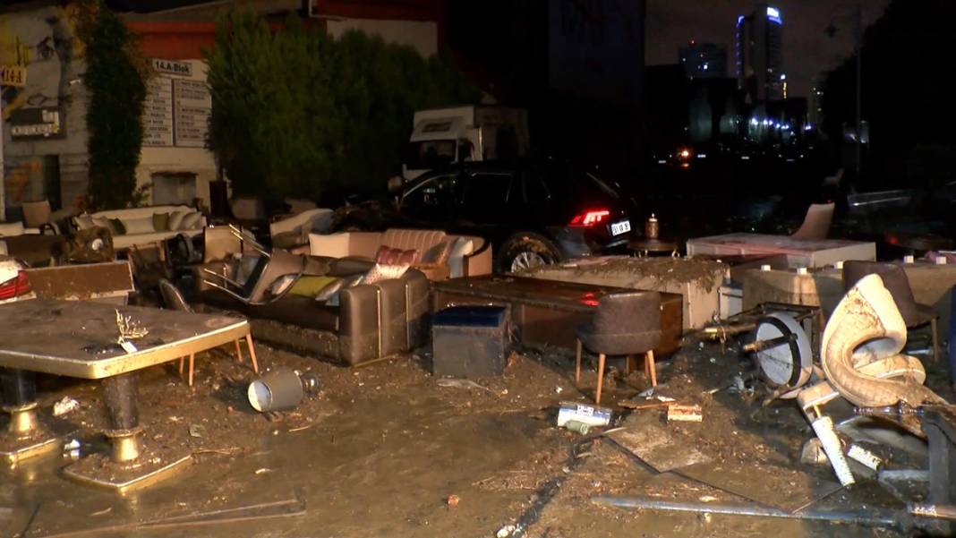 İstanbul'u sel vurdu: Felaketin boyutu gün ağarınca ortaya çıktı 19