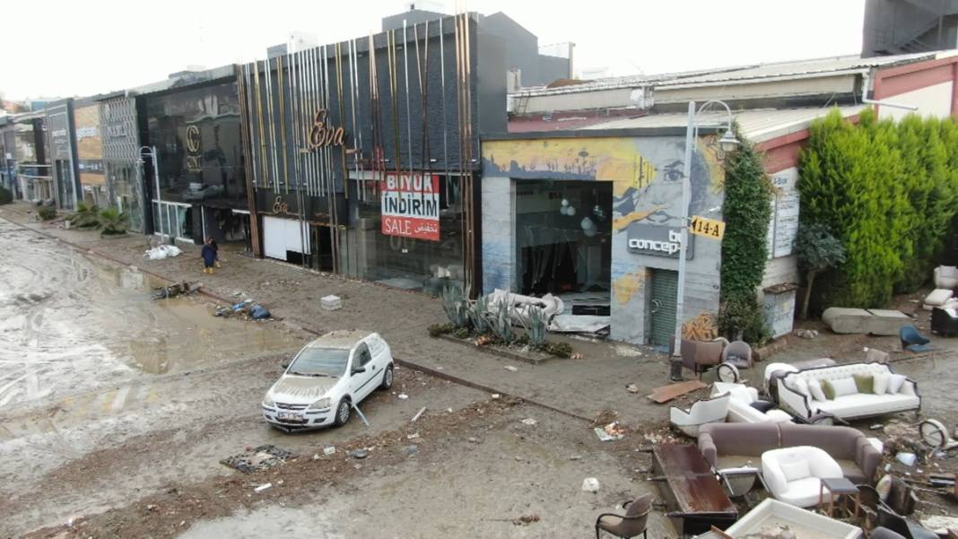 İstanbul'u sel vurdu: Felaketin boyutu gün ağarınca ortaya çıktı 4