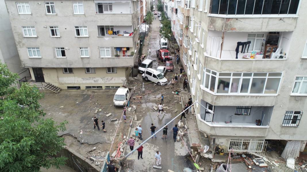 İstanbul'u sel vurdu: Felaketin boyutu gün ağarınca ortaya çıktı 13