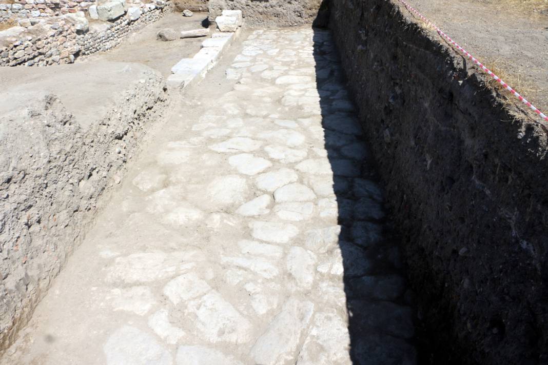 Tokat'ta heyecanlandıran keşif: İşte 2 bin yıllık Roma yolu 2