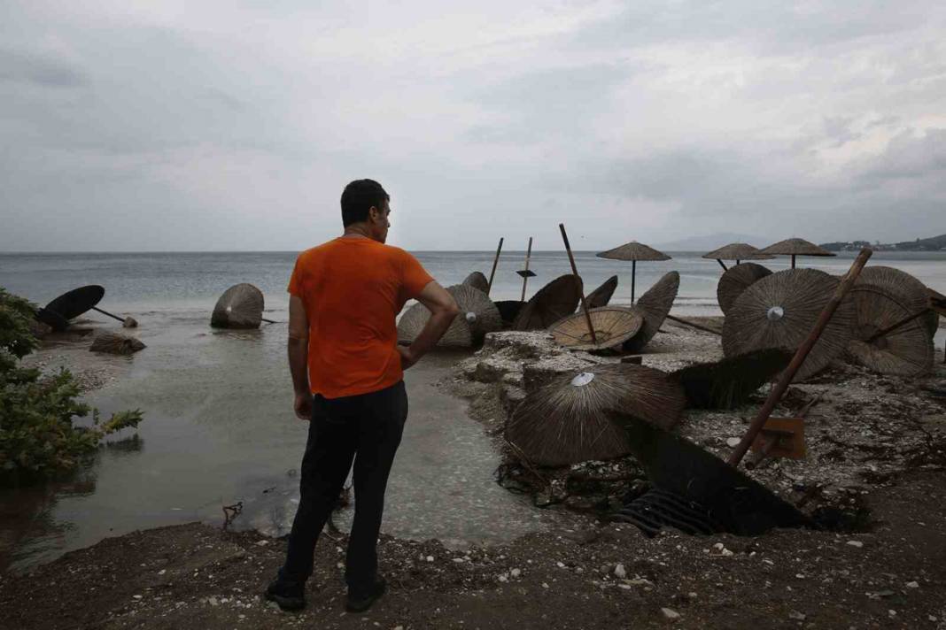 Komşu günlerdir selle savaşıyor: Can kaybı 4'e yükseldi 37