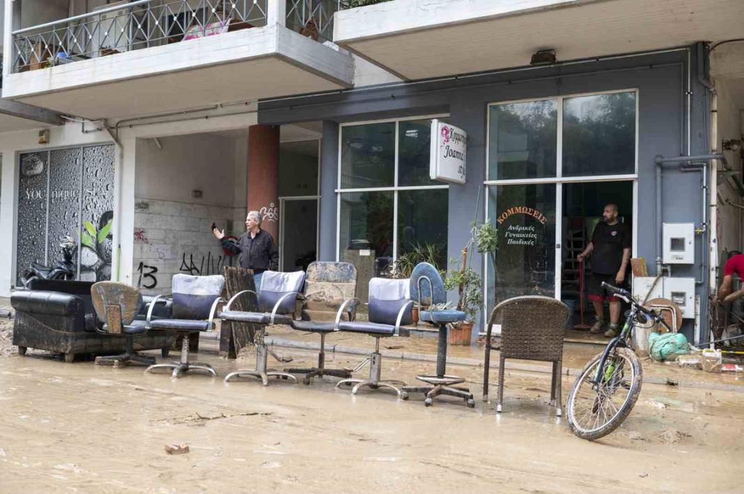 Komşu günlerdir selle savaşıyor: Can kaybı 4'e yükseldi 21