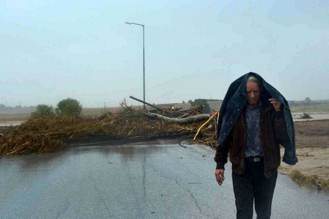 Komşu günlerdir selle savaşıyor: Can kaybı 4'e yükseldi 22