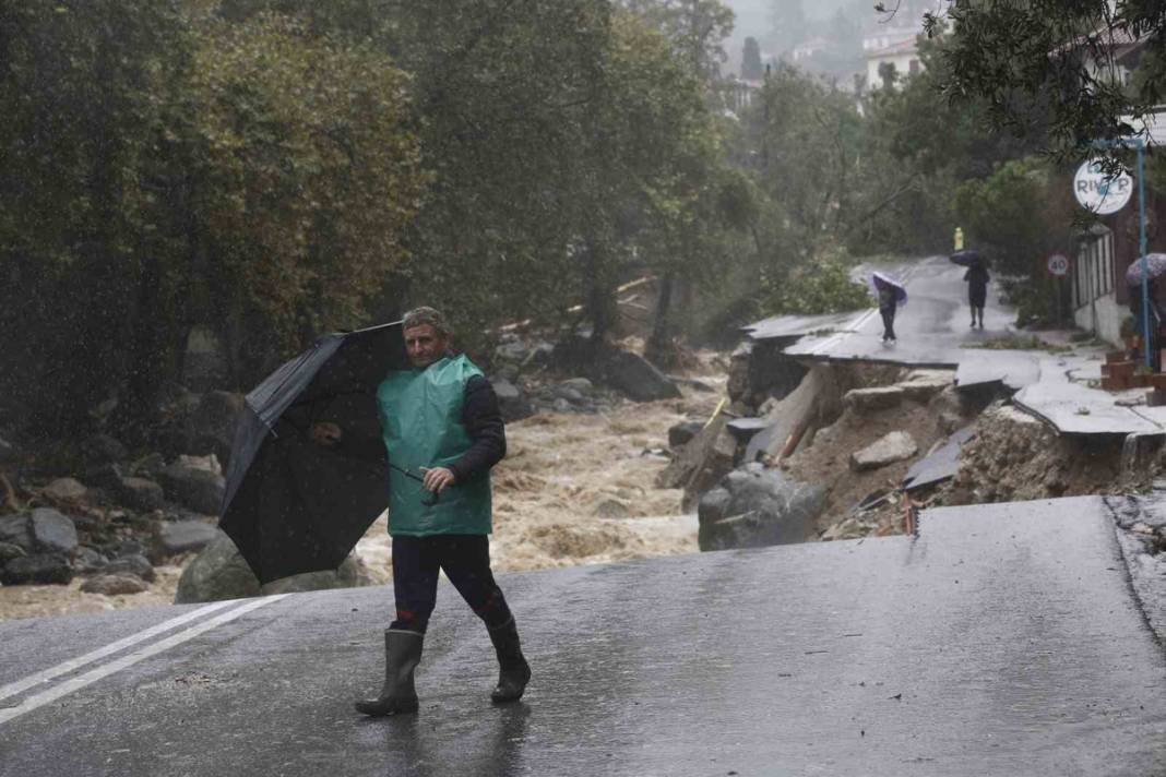 Komşu günlerdir selle savaşıyor: Can kaybı 4'e yükseldi 19