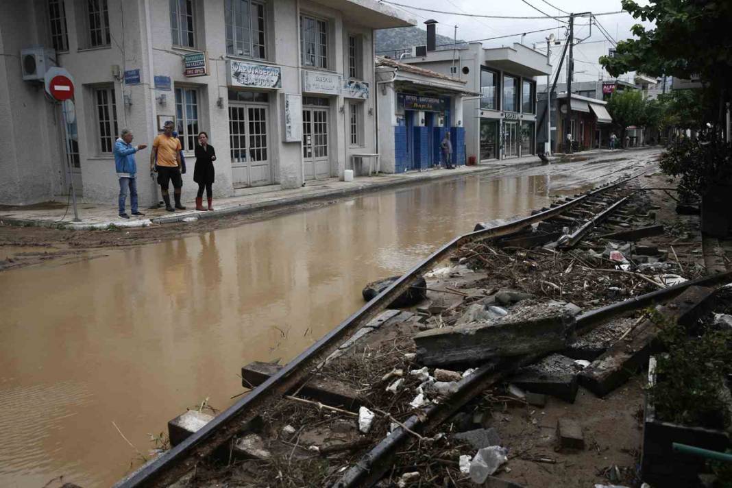 Komşu günlerdir selle savaşıyor: Can kaybı 4'e yükseldi 8