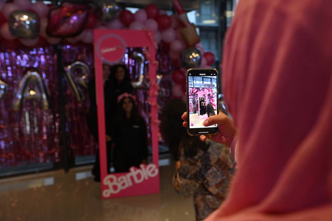 Barbie yasak tanımadı 6