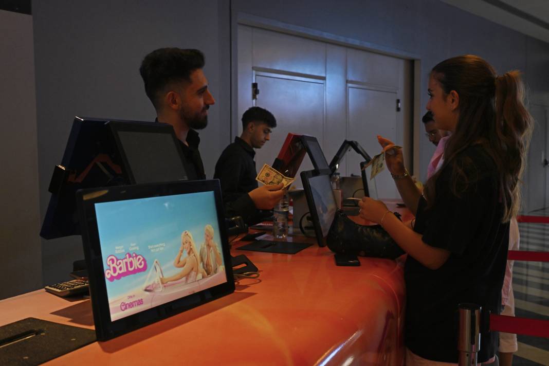 Barbie yasak tanımadı 8