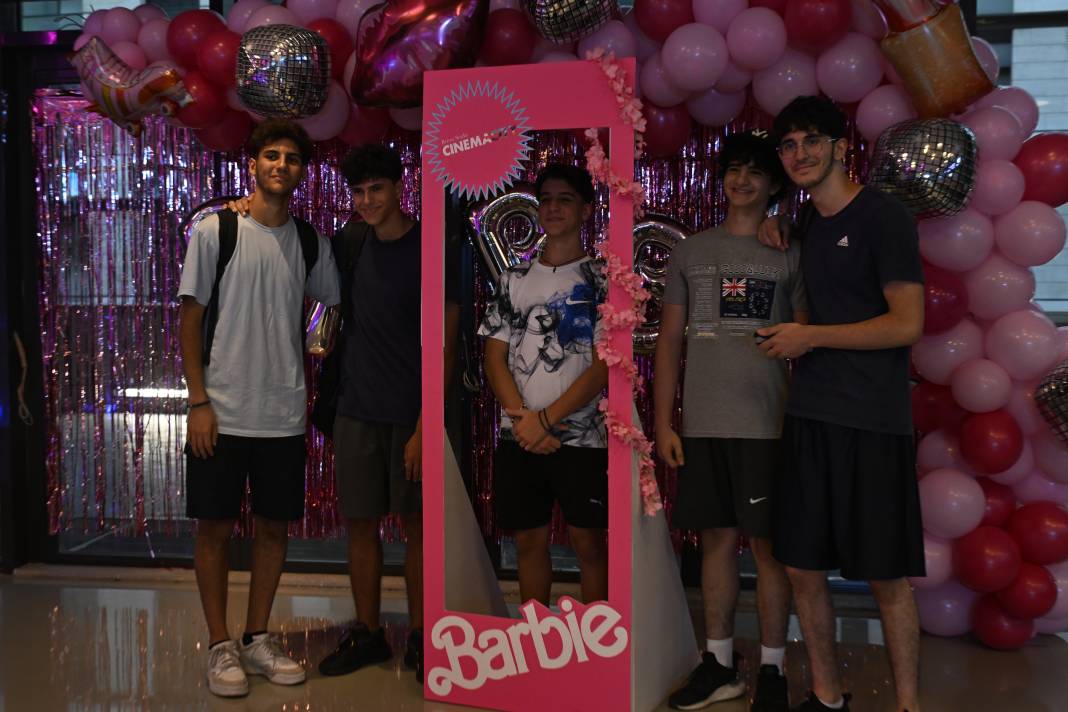 Barbie yasak tanımadı 7