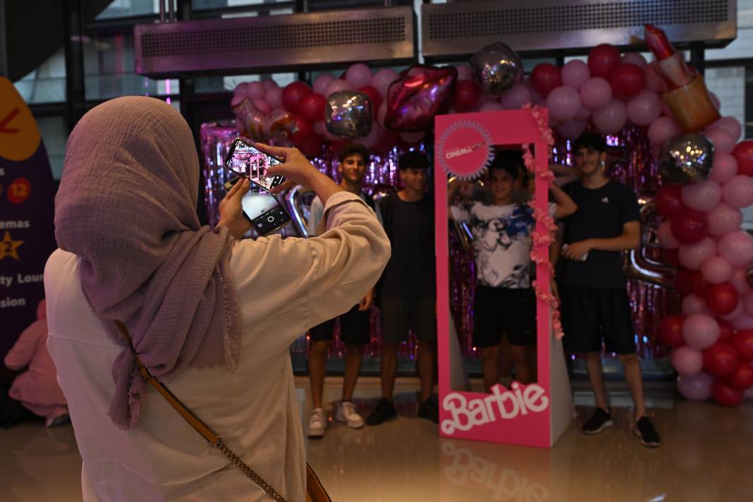 Barbie yasak tanımadı 9