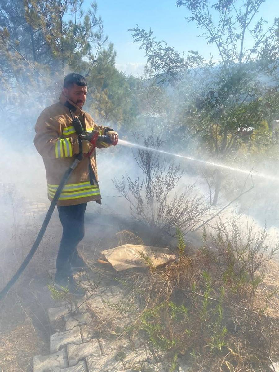 Hatay Antakya'da korkutan orman yangını: Ekiplerin müdahalesiyle büyümeden söndürüldü 2