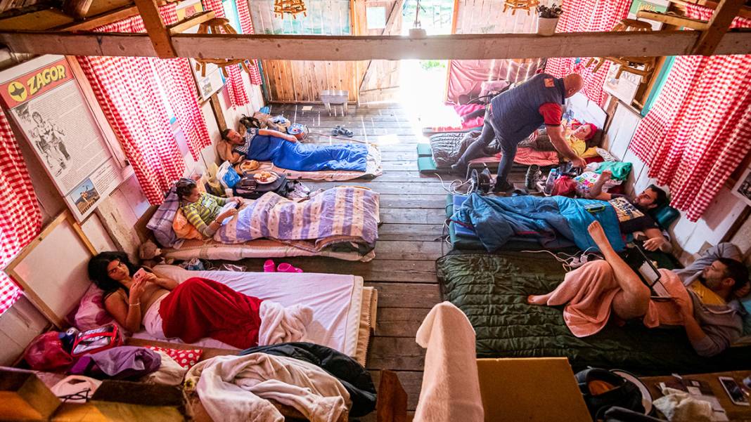 'En tembel' olmak için 22 gündür uyuyorlar 3