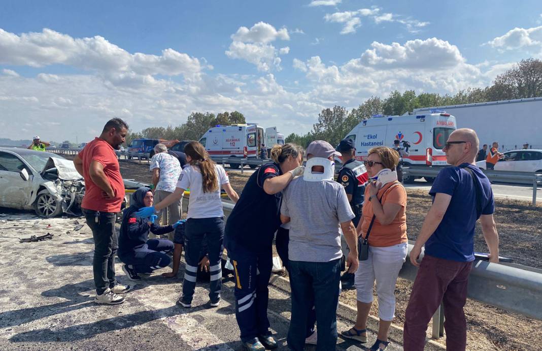 Edirne'de zincirleme 'yangın' faciası: 12 araç birbirine girdi 11