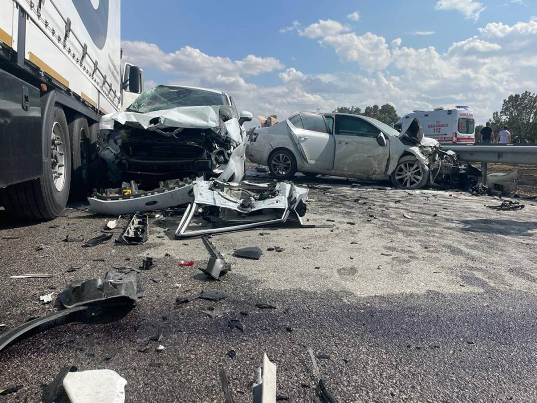 Edirne'de zincirleme 'yangın' faciası: 12 araç birbirine girdi 3