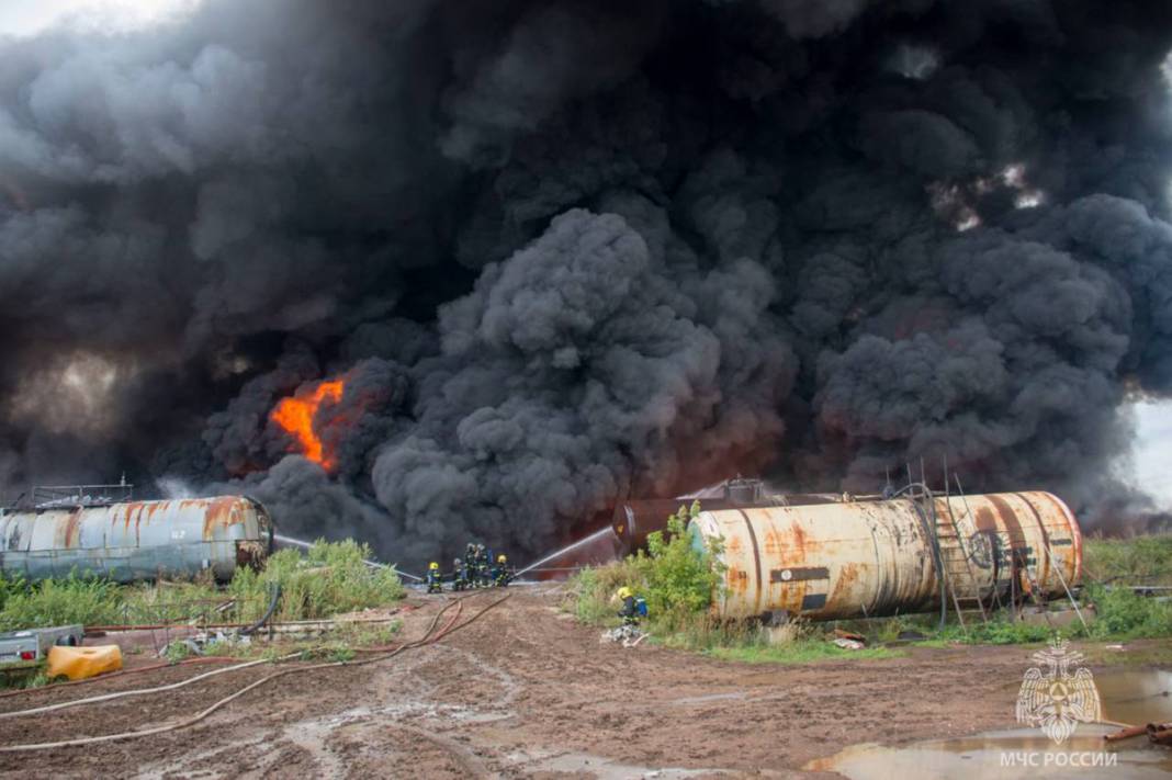 Rusya'da korkutan yangın: Gökyüzü dumanla kaplandı 4