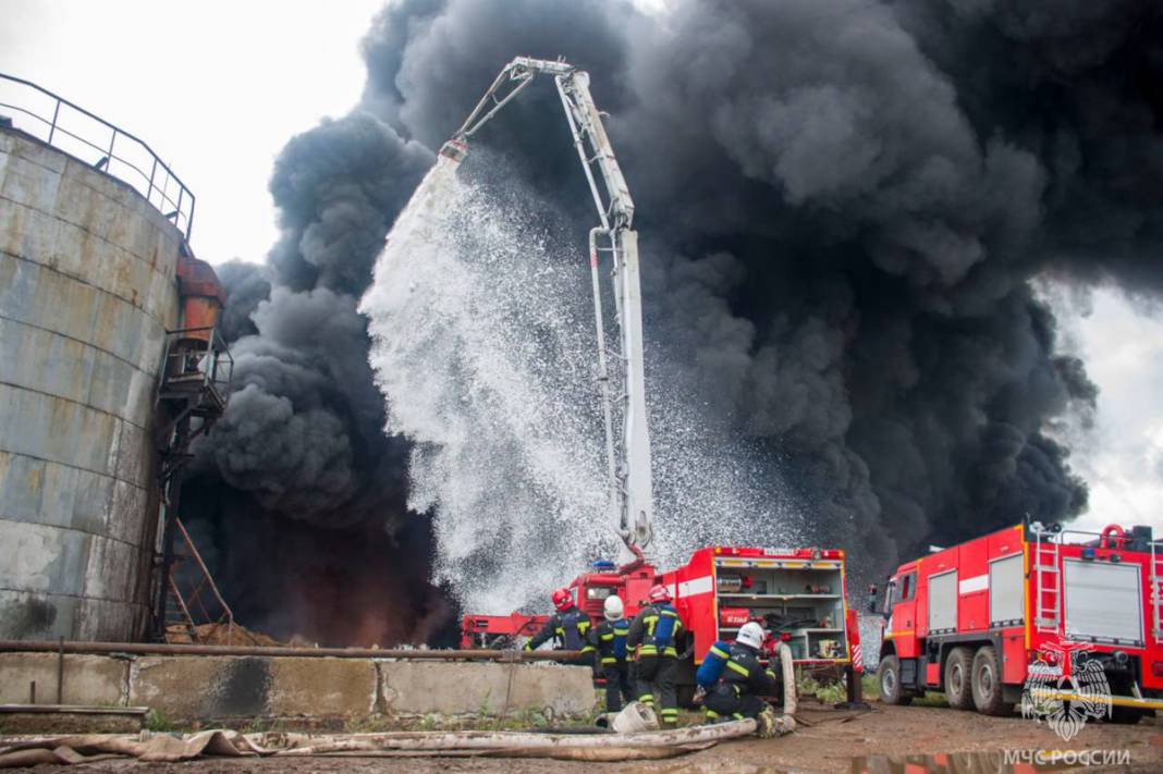 Rusya'da korkutan yangın: Gökyüzü dumanla kaplandı 2