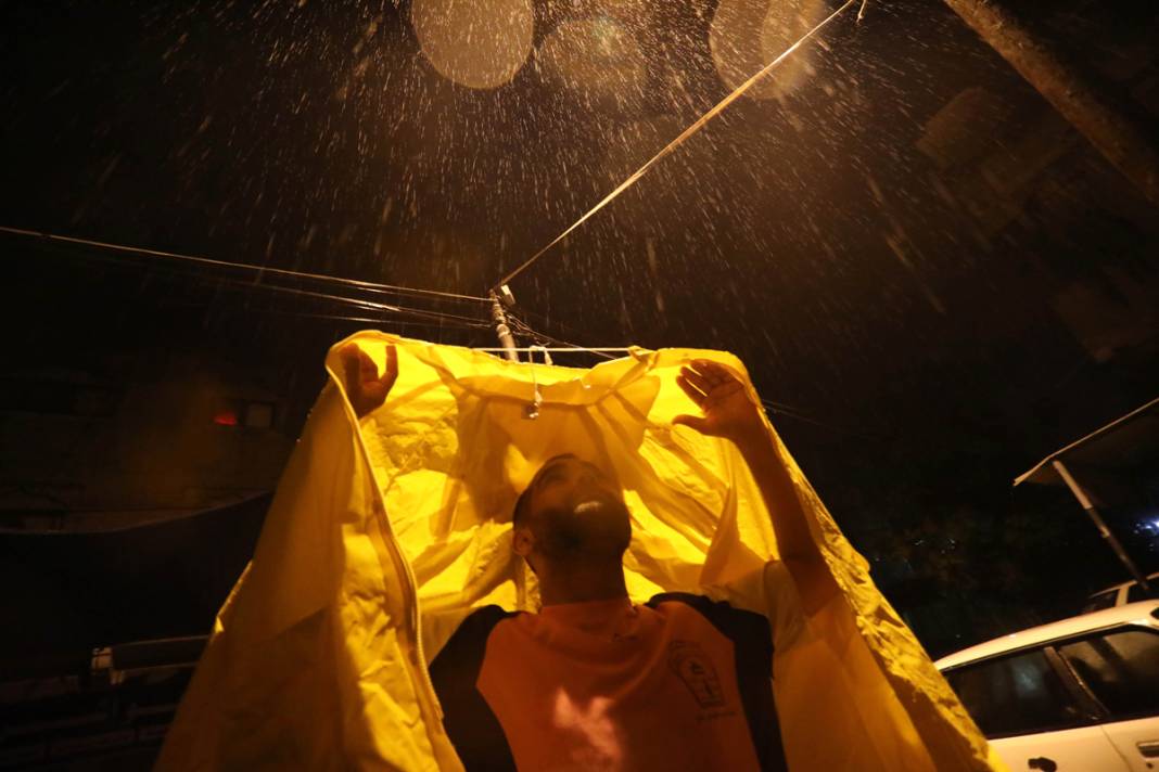 Abluka altındaki şehirde su baskınları yaşandı: 'Daniel' kabusu Gazze'de 6