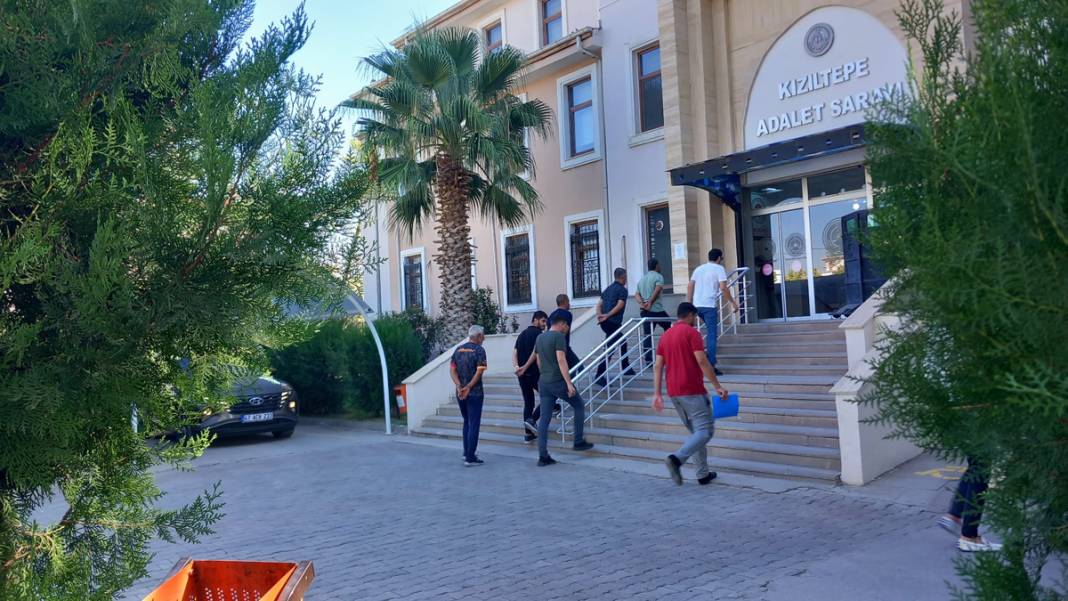 Korucuyla polisin fahiş kira kavgası: Önce 15 dakika dövdü sonra silahını gasbetti 1