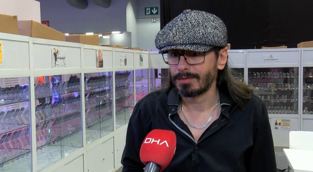 Aziz Yıldırım'dan Acun Ilıcalı'ya kadar yok yok! Dünyanın en büyük cep telefonu koleksiyonu yeniden rekora koşuyor 2