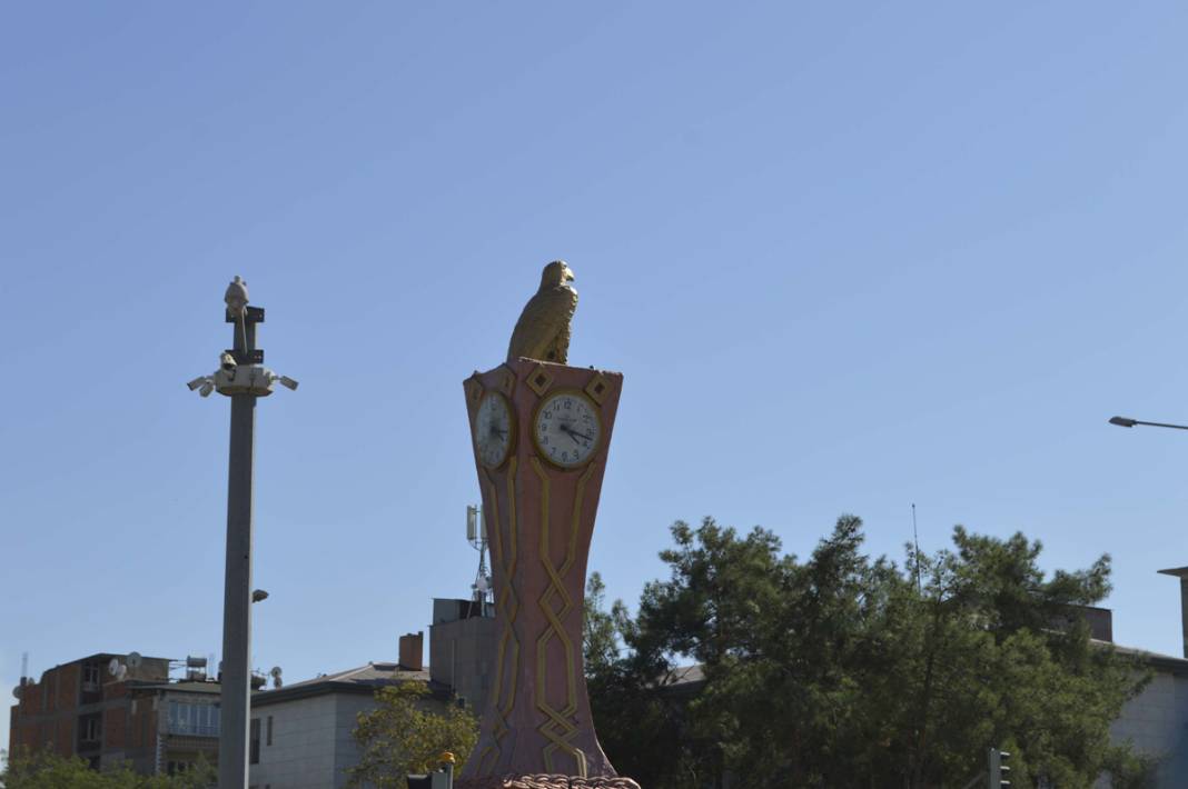 Afetin unutulmaması için Adıyaman Saat Kulesi hep 04.17'yi gösterecek 7