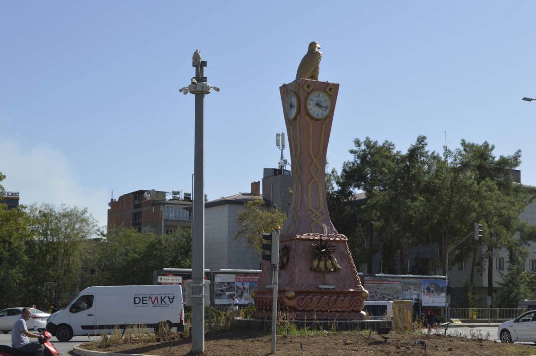 Afetin unutulmaması için Adıyaman Saat Kulesi hep 04.17'yi gösterecek 3