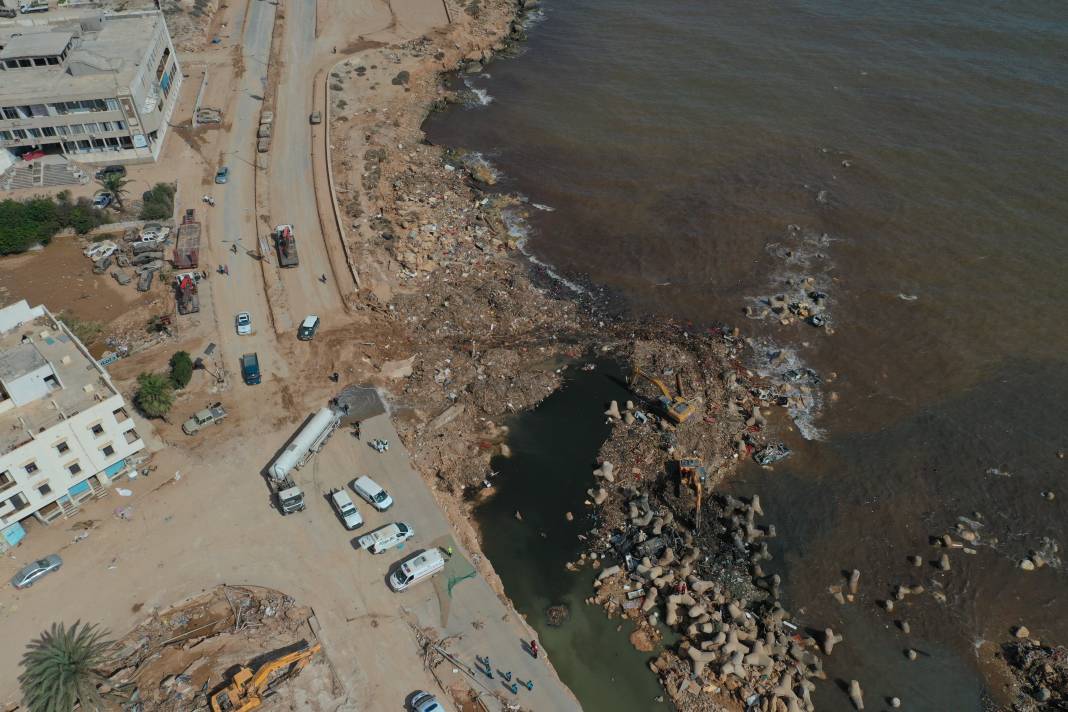 Libya'daki sel felaketinin boyutu havadan görüntülendi: Hayalet şehir Derne 3