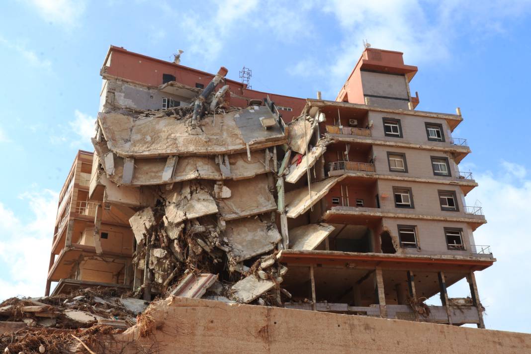 Libya'daki sel felaketinin boyutu havadan görüntülendi: Hayalet şehir Derne 22