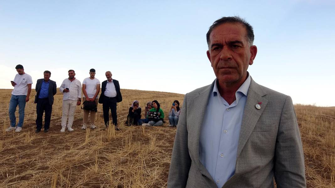 Sene 2023 bu mahallede telefon yok internet yok: Alo demek için her gün 1 kilometrelik tepeye çıkıyorlar 6