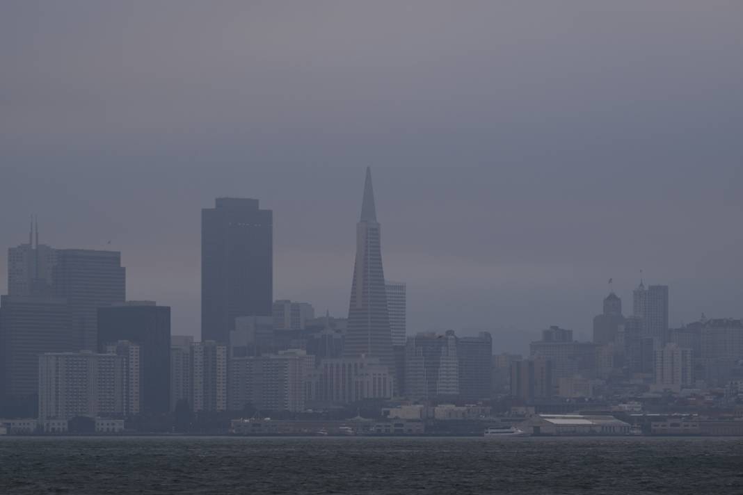 California ve Oregon'da orman yangınları devam ediyor: Dumanlar hava kalitesini olumsuz etkiledi 4