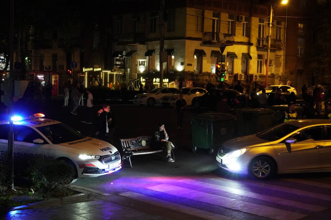 Ermenistan'da halk sokağa indi: Azerbaycan'ın 'Anti-terör' operasyonu sonrası 'Paşinyan istifa' sesleri 2