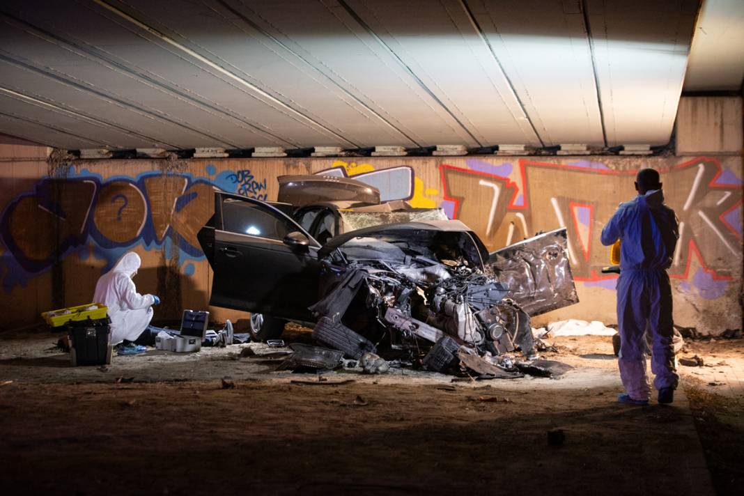 Bahçelievler'de katliam gibi kaza: Otomobil duvara çarptı dört kişi hayatını kaybetti 6